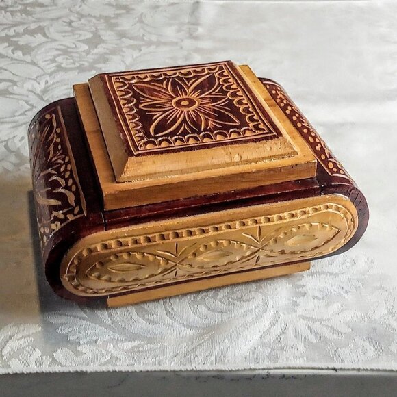 Hand-Carved Two-Tone Rolled Edge Wood Box - Picture 2 of 7